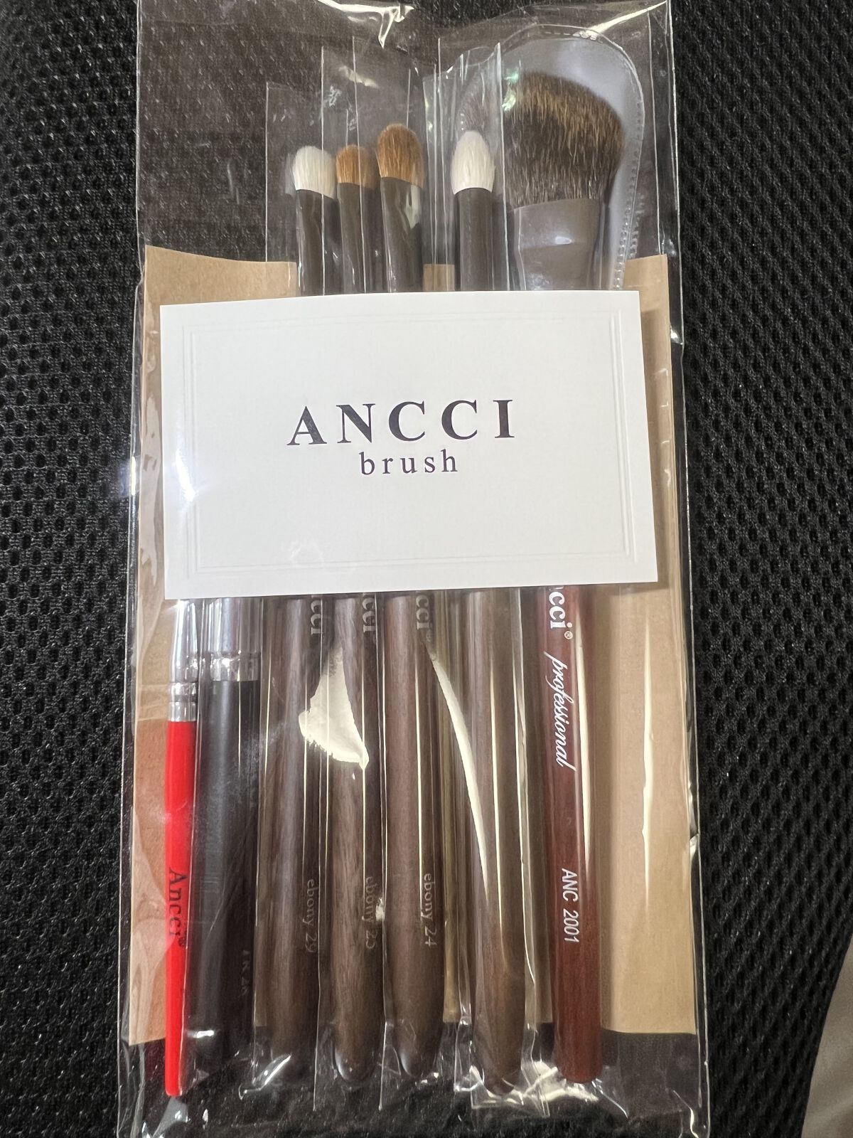 Ancci brush ebony 25