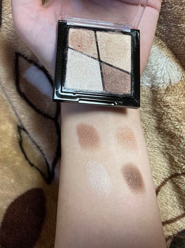 UR GLAM　VELVET EYE COLOR PALETTE/U R GLAM/パウダーアイシャドウを使ったクチコミ（3枚目）