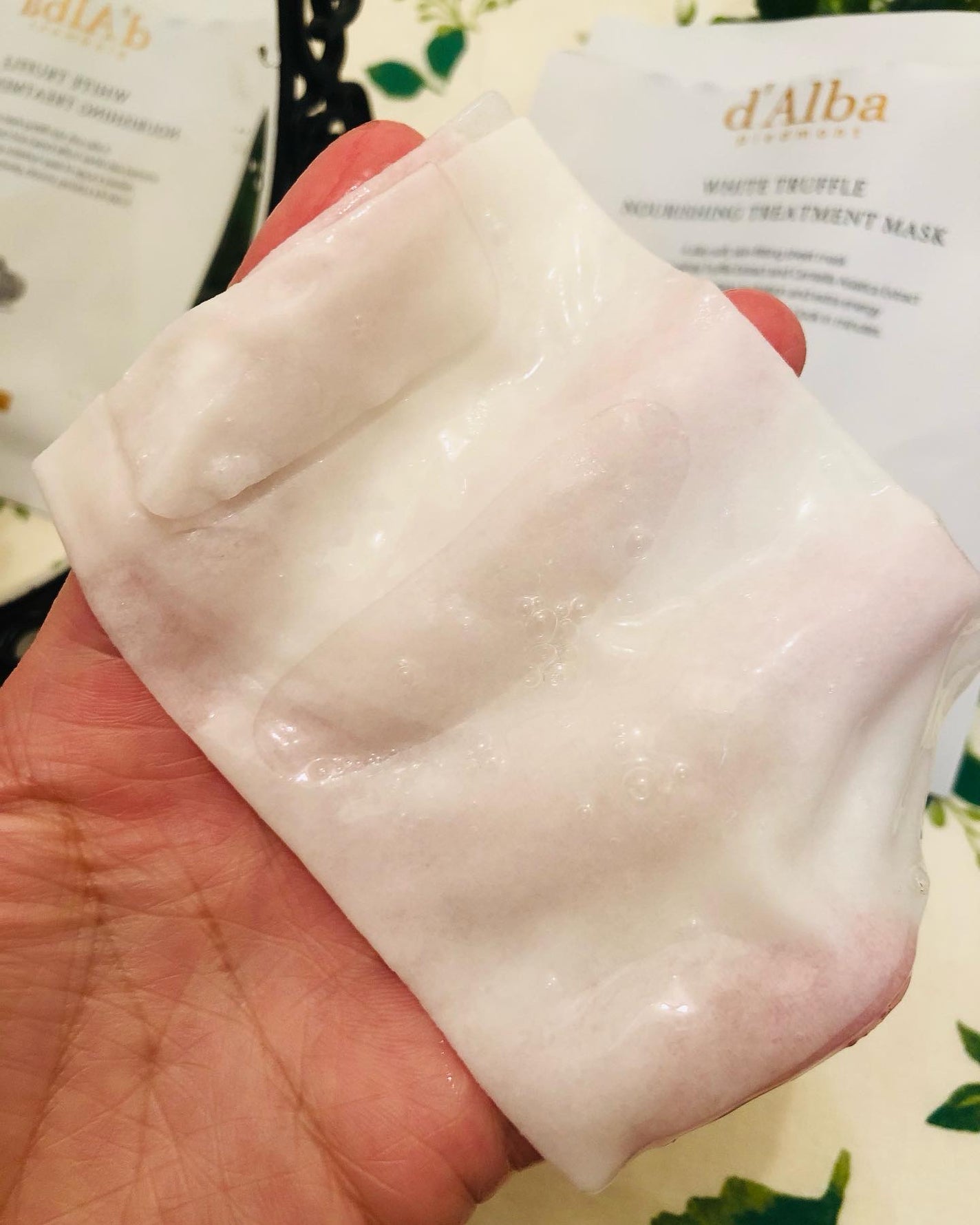 ホワイトトリュフナリシングトリートメントマスク/ダルバ/シートマスク・パックを使ったクチコミ(4枚目)