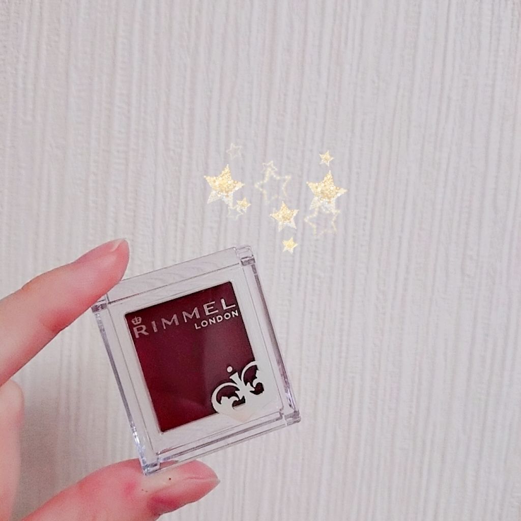 リンメル　プリズムクリームアイカラー10(新色🆕)
2g  800円

寝坊した朝用にアイグロウジェムの代わりにと、
新色とキレイな青ラメに釣られて買いました🐤
2枚目に無加工スウォッチ載せましたが、
角度によってラメで色の濃さが変わっ