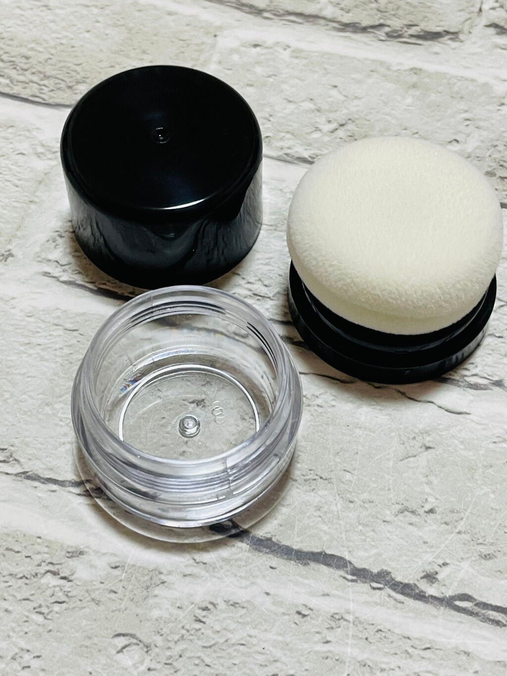 ひろろん on LIPS 「DAISOスポンジ付パウダーポットお気に入りをコンパクトに携帯..」(3枚目)