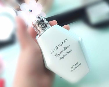 クリスタルブルーム サムシングピュアブルー パフュームド ボディエッセンス/JILL STUART/香水(その他)を使ったクチコミ（1枚目）