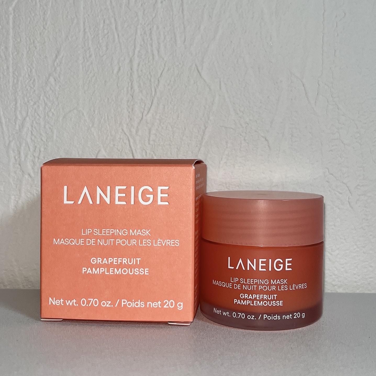 《LANEIGEリップスリーピングマスクグレープフルーツ》

LIPSプレゼントにて頂きました🙇‍♀️

メルティングバームテクスチャーで唇にうるおいを与え、なめらかにしてくれます✨️
韓国のメイクサロンでも使われていたりして既に有名です