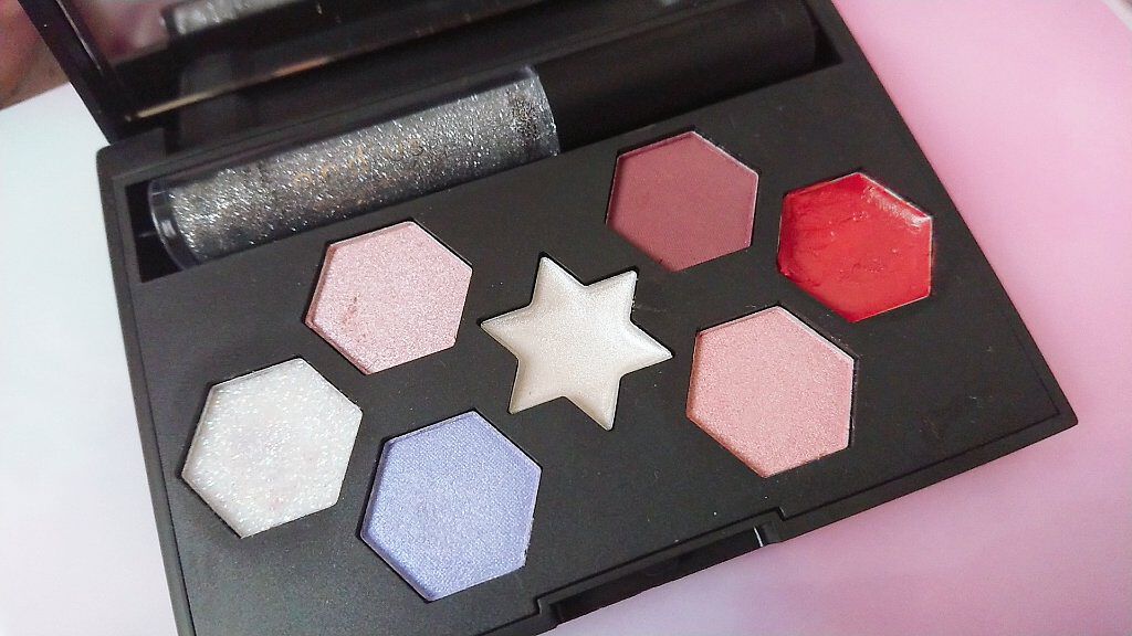 and us ウィンターコフレパレット/3COINS/メイクアップキットを使ったクチコミ（3枚目）