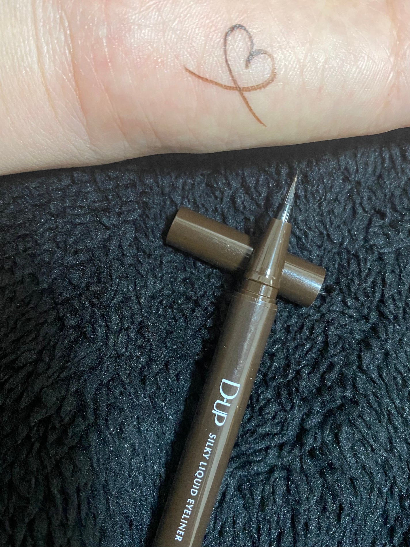 シルキーリキッドアイライナーWP/D-UP/リキッドアイライナーを使ったクチコミ(1枚目)