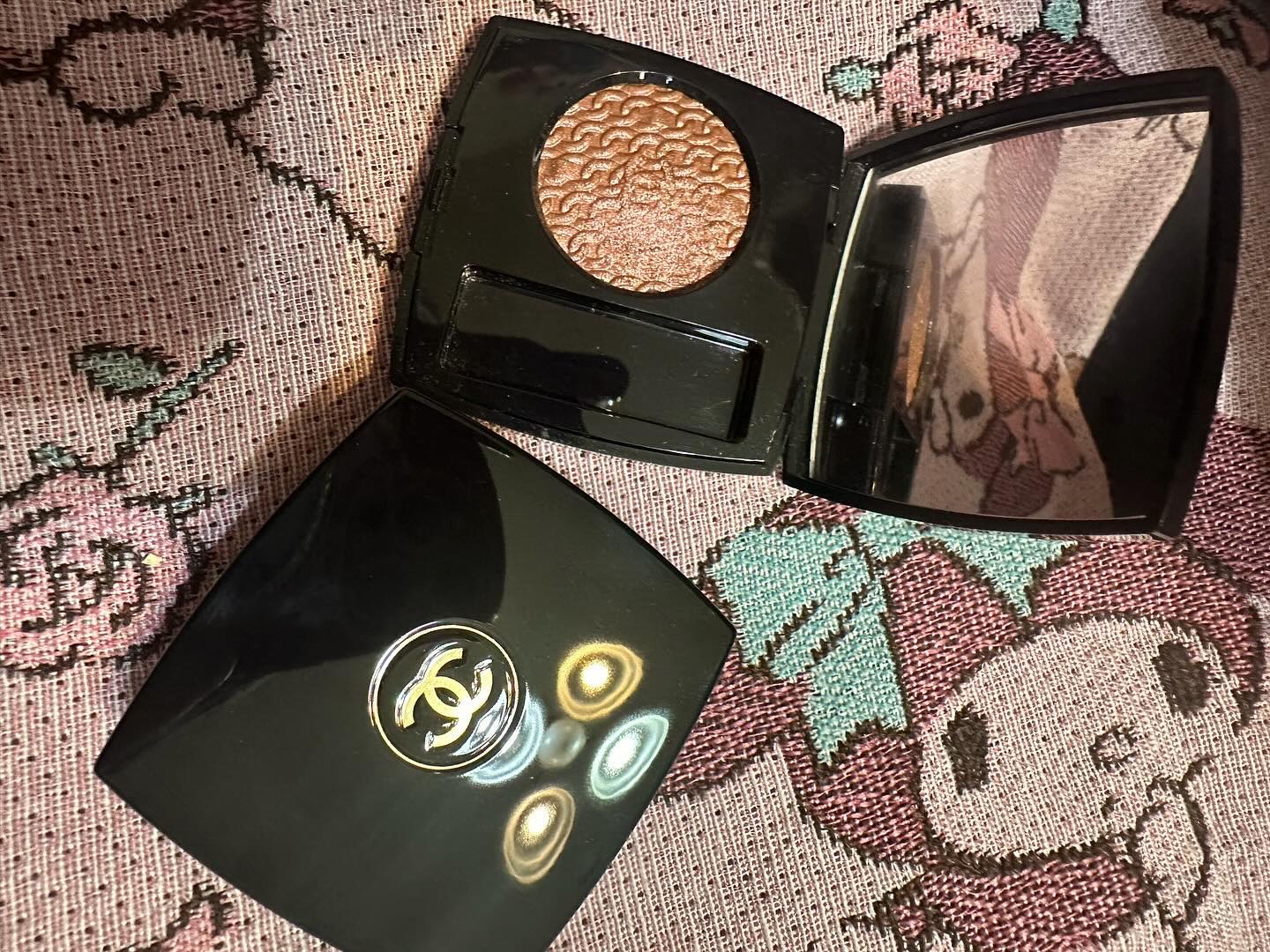 オンブル プルミエール プードゥル/CHANEL/単色アイシャドウを使ったクチコミ（2枚目）