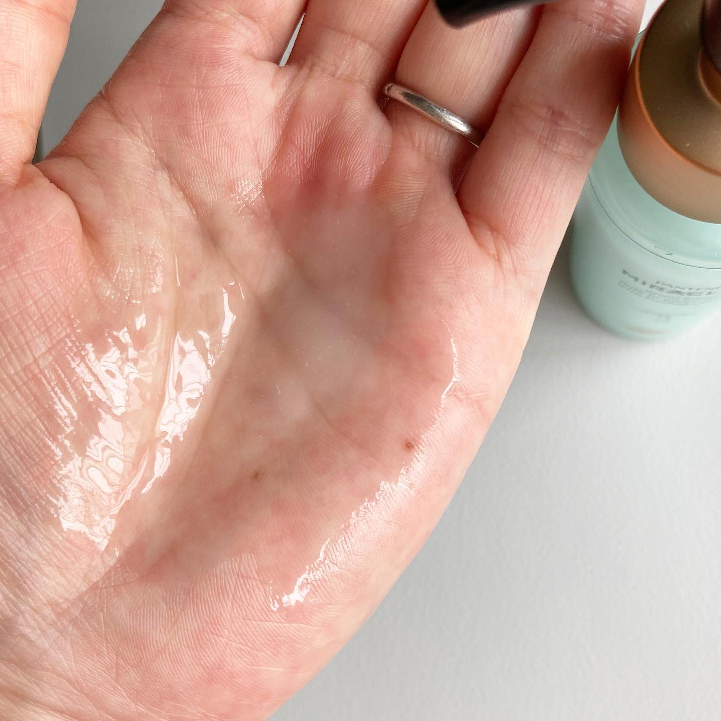 ミラクルズ うるおいブーストミルクウォーターセラム/パンテーン/アウトバストリートメントを使ったクチコミ（3枚目）