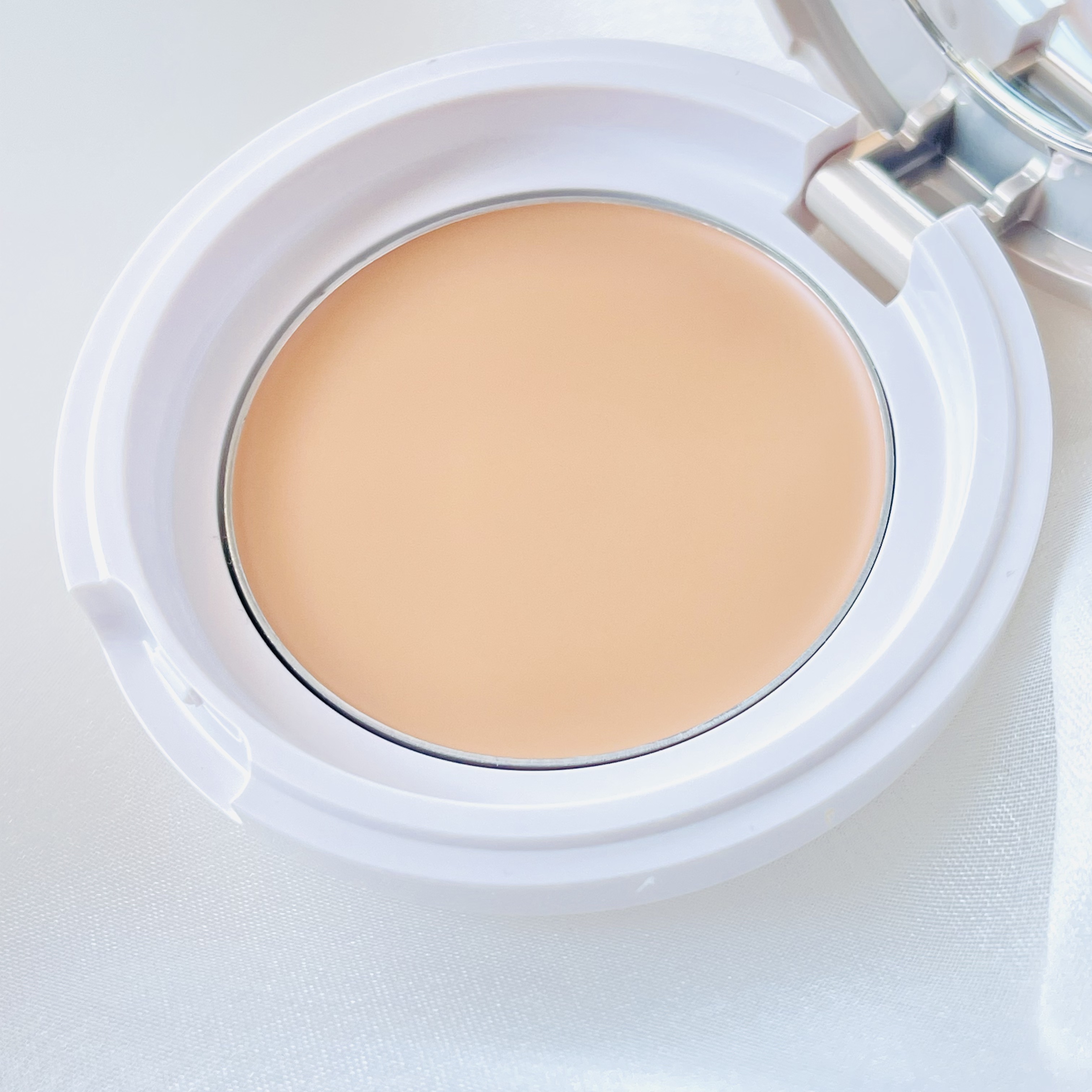 リズムシームレスウェア/TWANY/化粧下地を使ったクチコミ（3枚目）