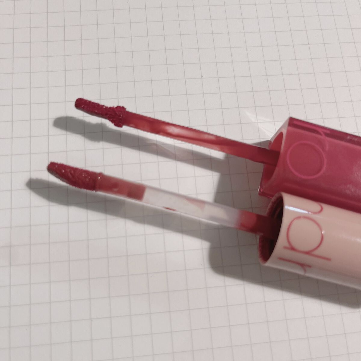 ジューシーラスティングティント/rom&nd/リップティントを使ったクチコミ（2枚目）