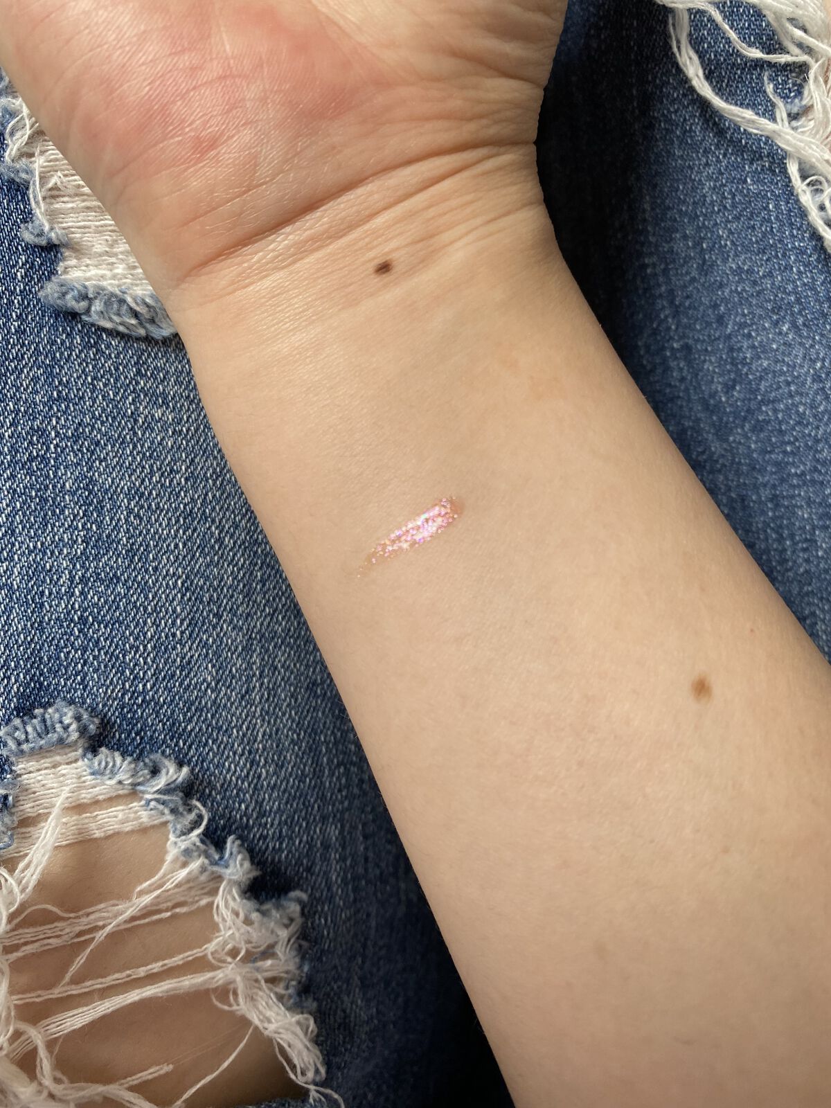  ワオ アイ グリッター ハニーピンク(HONEY PINK)/U/CHOO/グリッターを使ったクチコミ（3枚目）