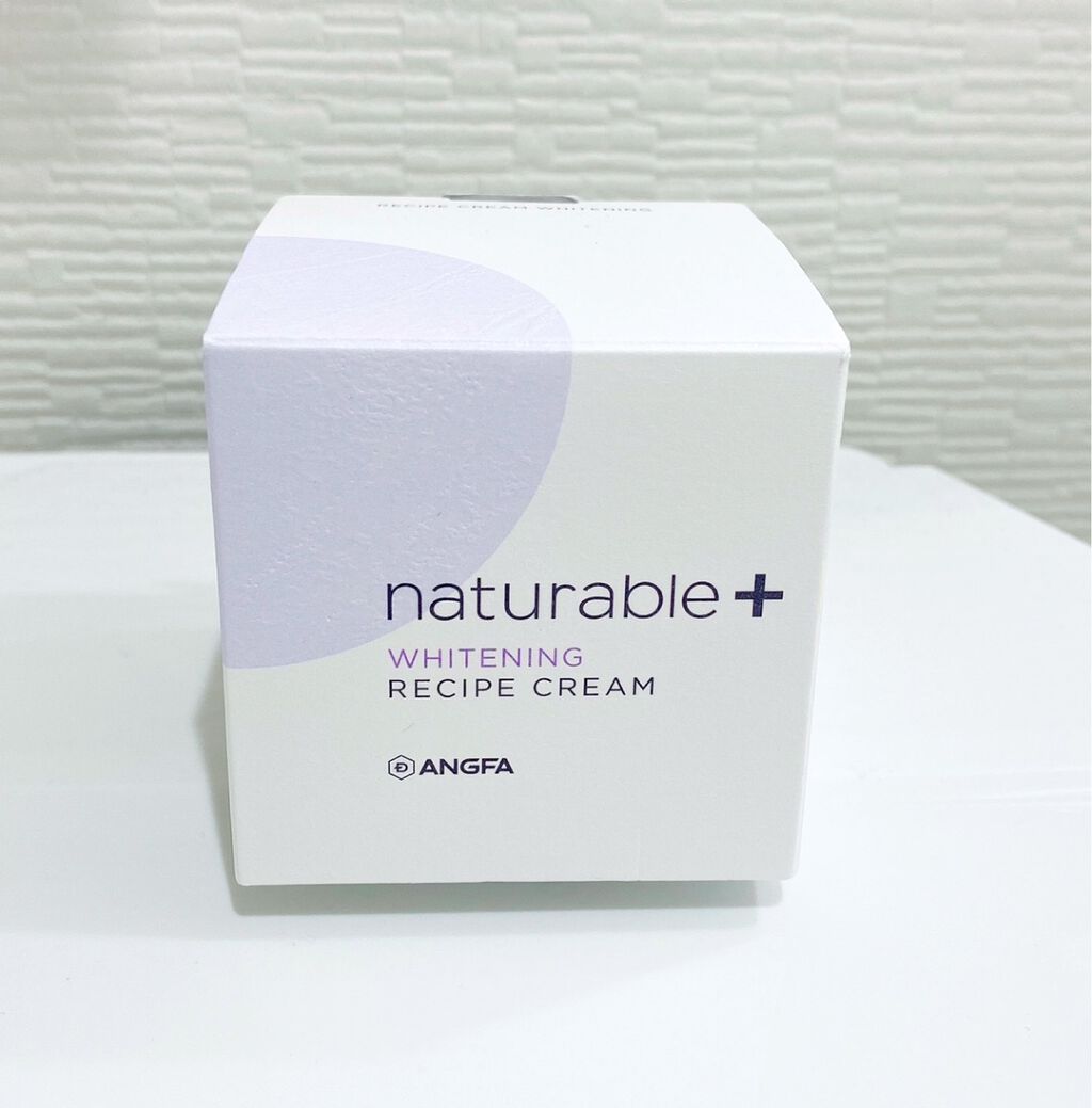 肌が自らうるおいを保つ力を改善してくれるライスパワー配合の
ホワイトニングクリームです♪

まつ毛美容液やヘアケアで有名なアンファーさんから出ている商品なので
きっとお肌に優しい実力派なんだろうなぁと使う前からわくわく(*´∀｀*)