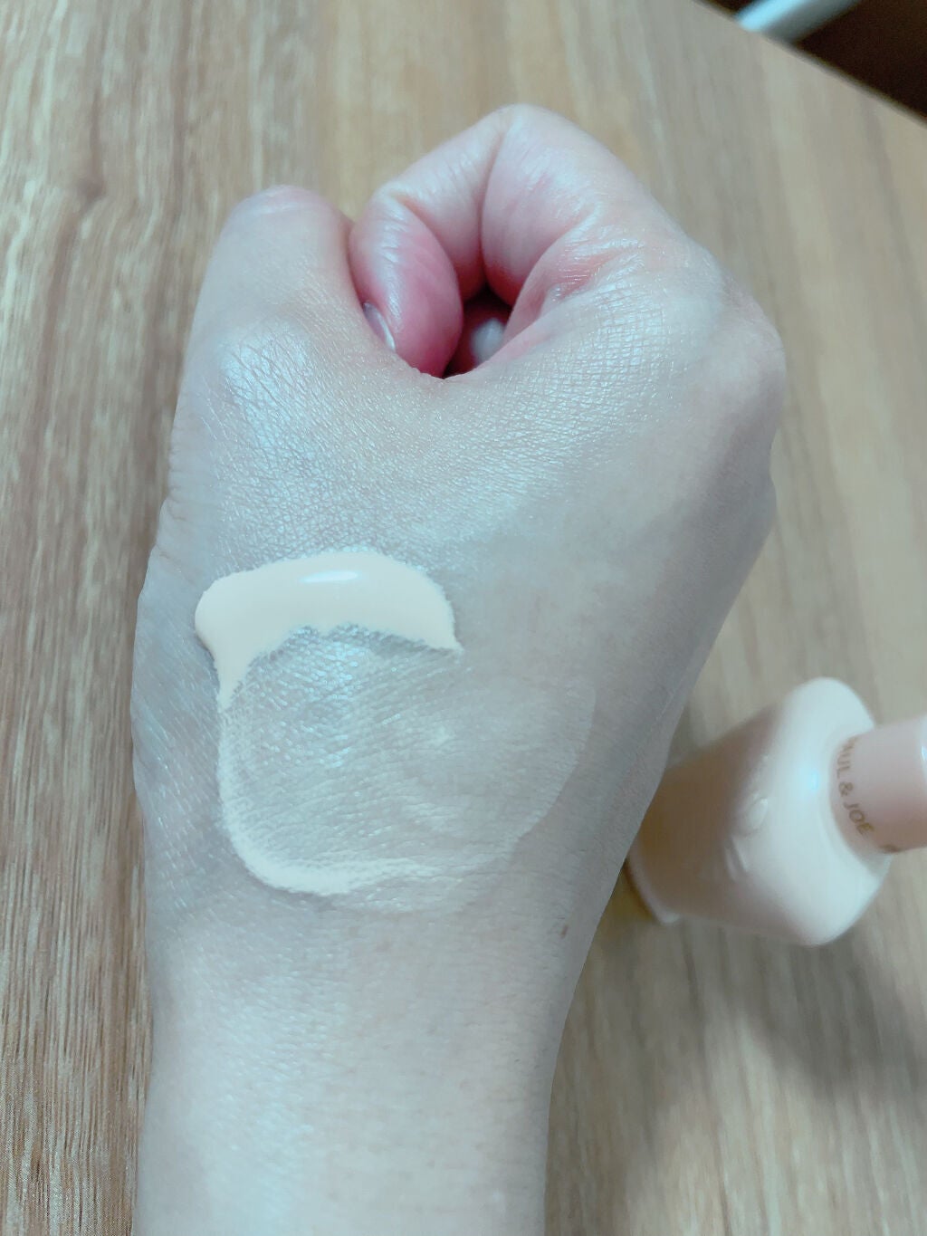 モイスチュアライジング ファンデーション プライマー/PAUL & JOE BEAUTE/化粧下地を使ったクチコミ(5枚目)