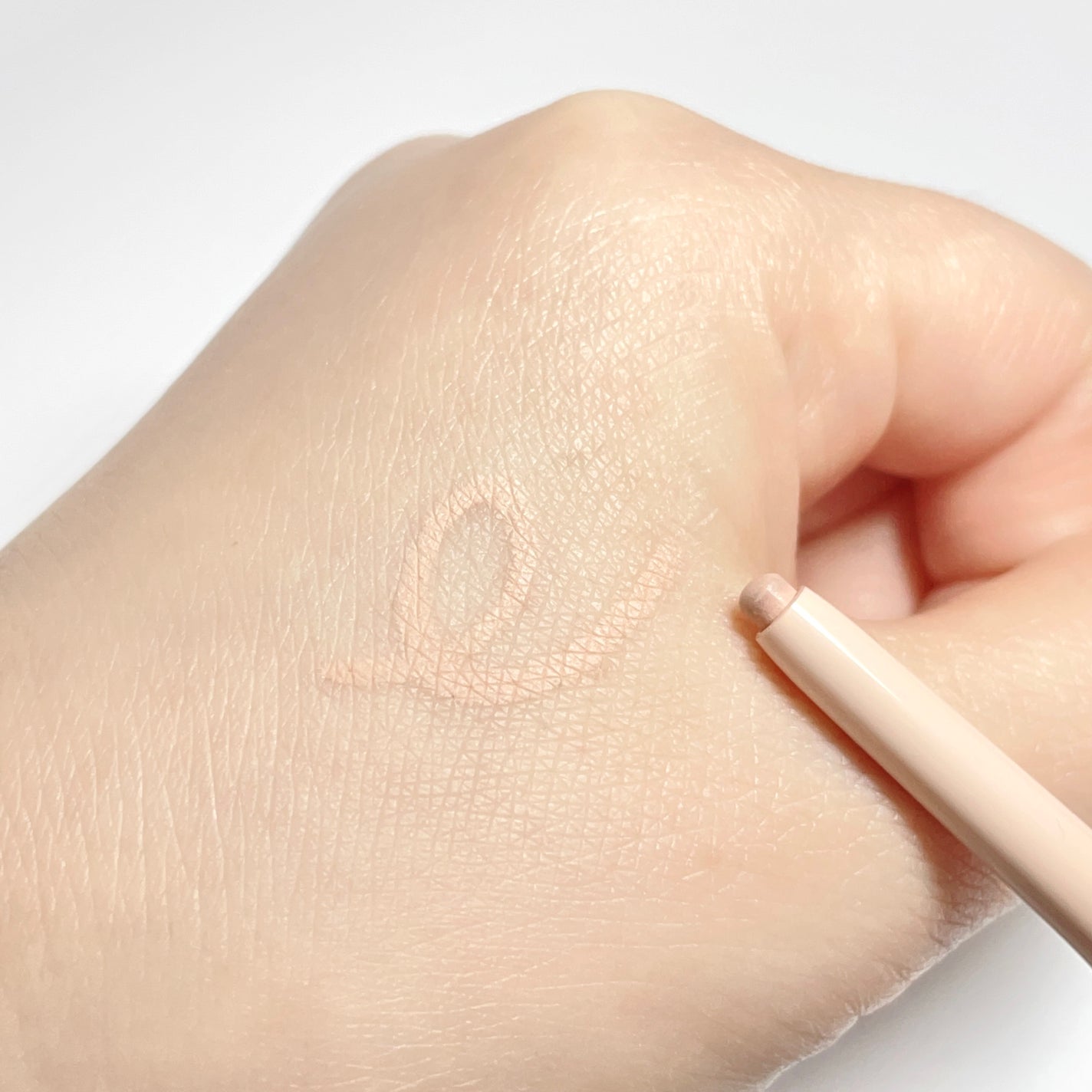 描くアイゾーンコンシーラー/CEZANNE/ペンシルコンシーラーを使ったクチコミ(3枚目)