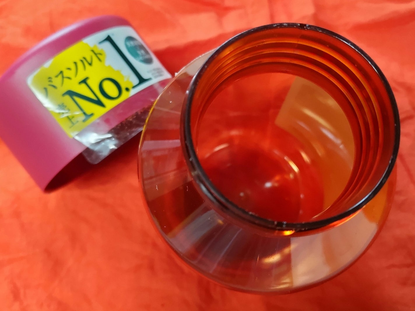 クナイプ グーテエアホールング バスソルト ウィンターグリーン&ワコルダーの香り/クナイプ/無機塩系入浴剤を使ったクチコミ(2枚目)