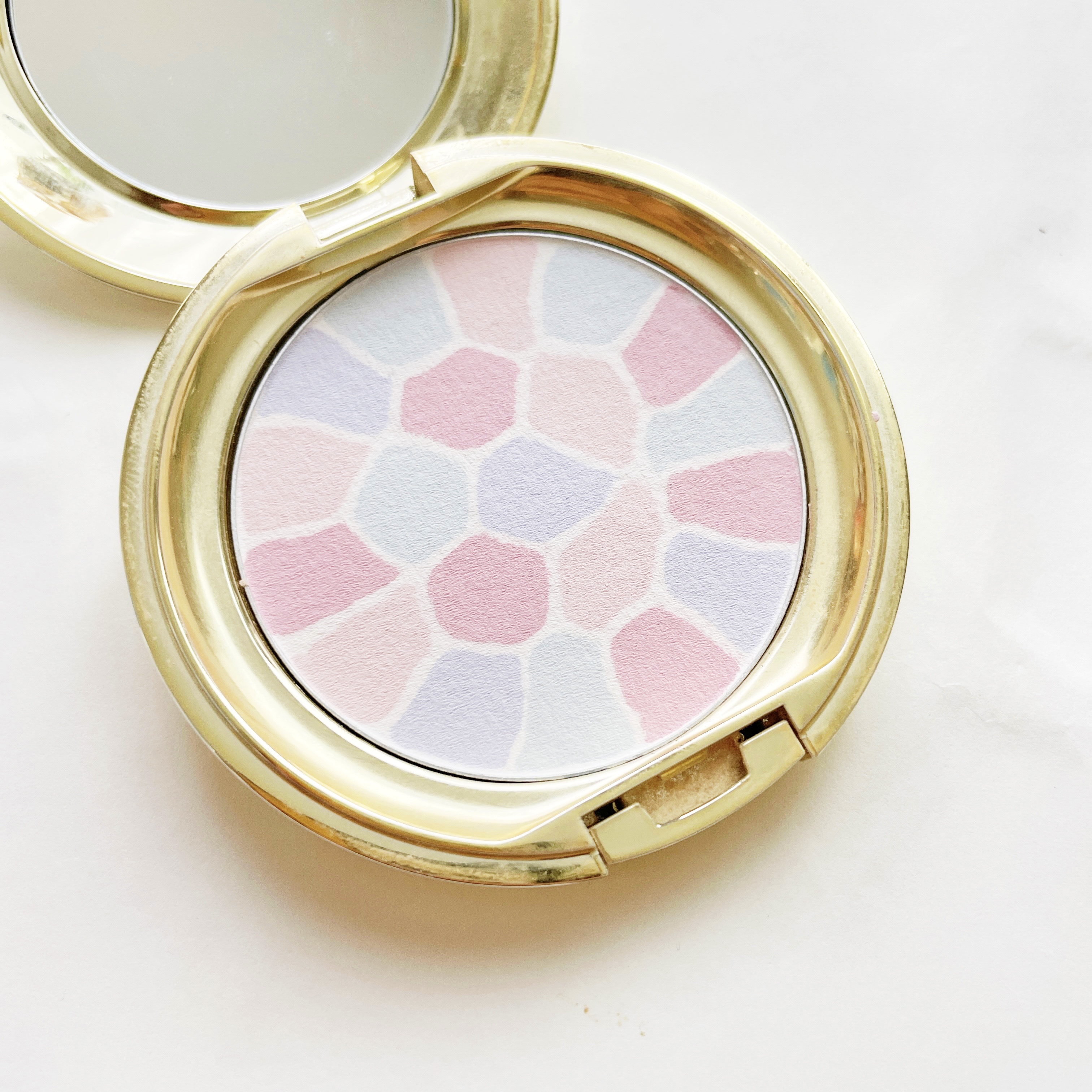 ラ プードル オートニュアンス/Elégance/プレストパウダーを使ったクチコミ（3枚目）