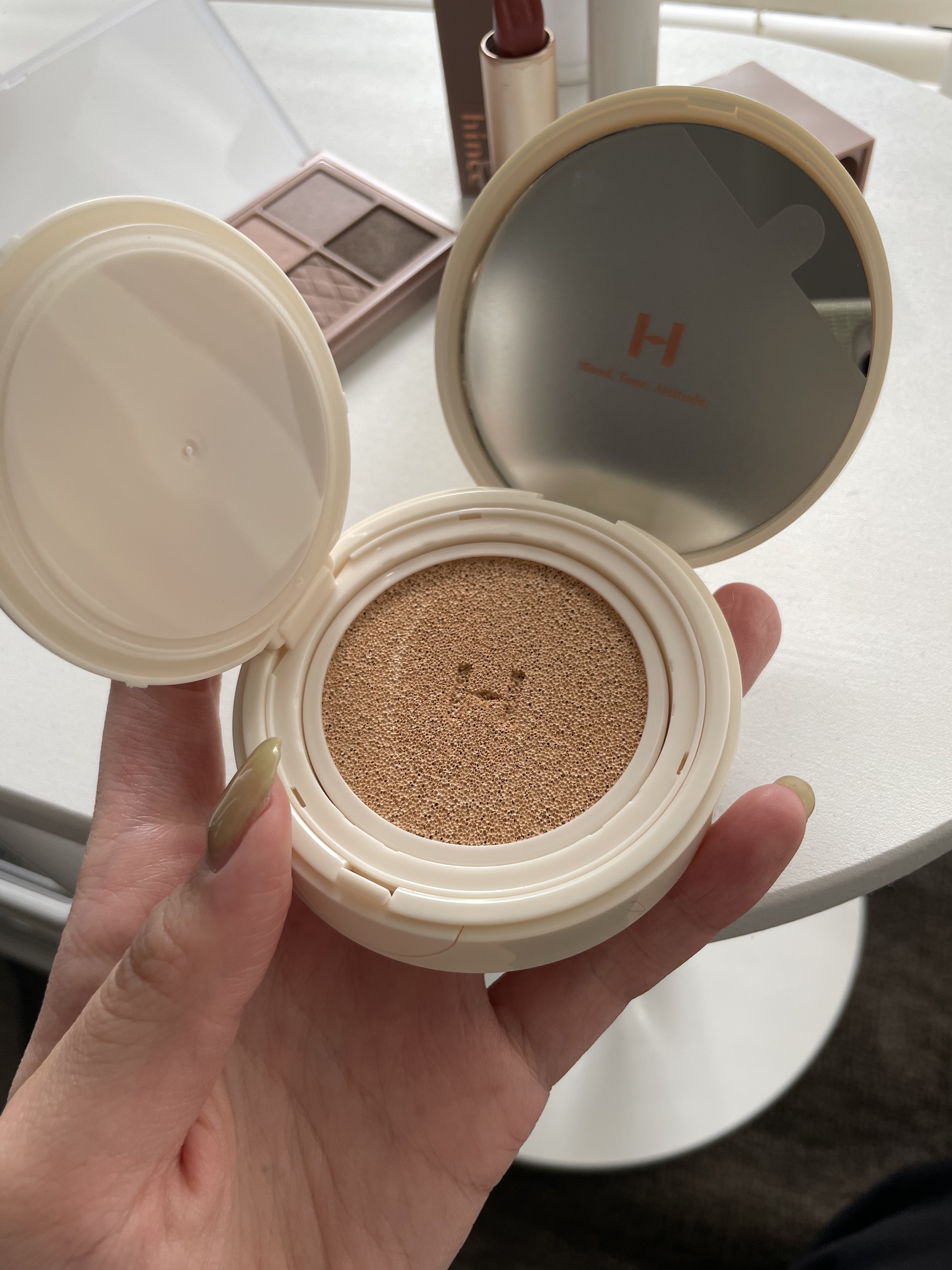 セカンドスキングロウクッション 17 ポーセリン/hince/クッションファンデーションを使ったクチコミ（3枚目）