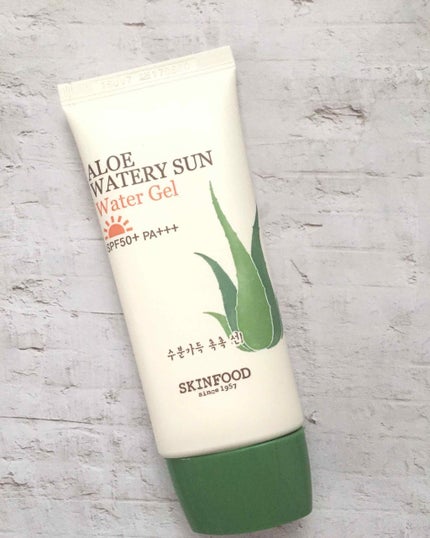 アロエ ウォータリー サン ウォータージェル /SKINFOOD/日焼け止め・UVケアを使ったクチコミ(1枚目)