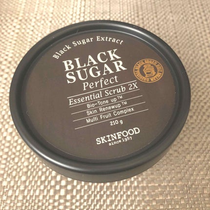 ブラックシュガー パーフェクト エッセンシャル スクラブ2X/SKINFOOD/洗い流すパック・マスクを使ったクチコミ(1枚目)