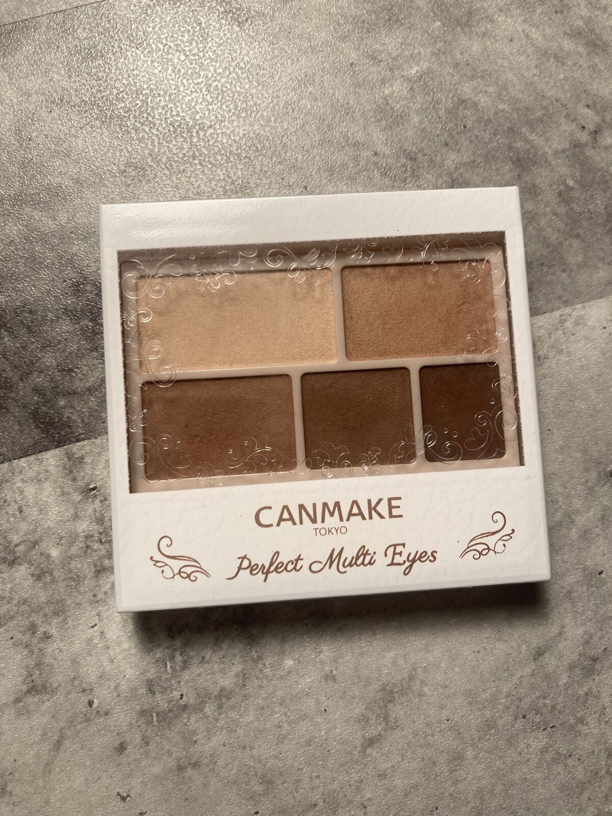 パーフェクトマルチアイズ/キャンメイク/アイシャドウパレットを使ったクチコミ（1枚目）