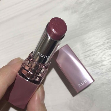 RS24。ブルベにピッタリな深い赤紫色💄
薬局で￥2700
色持ち、発色、なめらかさ全てにおいて完璧。
