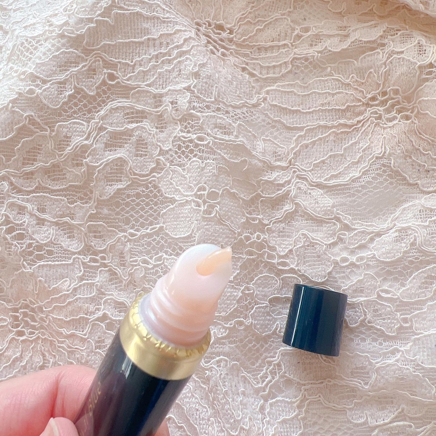 ニベア　ロイヤルブルーリップ　濃密美容ケア/ニベア/リップ美容液を使ったクチコミ（2枚目）