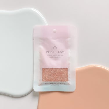 🏷｜ROSE LABO
ローズアロマバスソルト


〈 商品の特徴 〉

バラの香りに包まれて、一日をしめくくる至福のバスタイムを。

約3億年前の純粋なミネラルをたっぷり含んだピンク岩塩と"食べられる