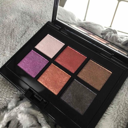 ホリデー アディクション “イリディセント ユーフォリア”/ADDICTION/メイクアップキットを使ったクチコミ(2枚目)