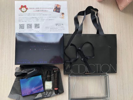 ホリデー アディクション “イリディセント ユーフォリア” EYESHADOW PALLETE L/ADDICTION/メイクアップキットを使ったクチコミ(1枚目)