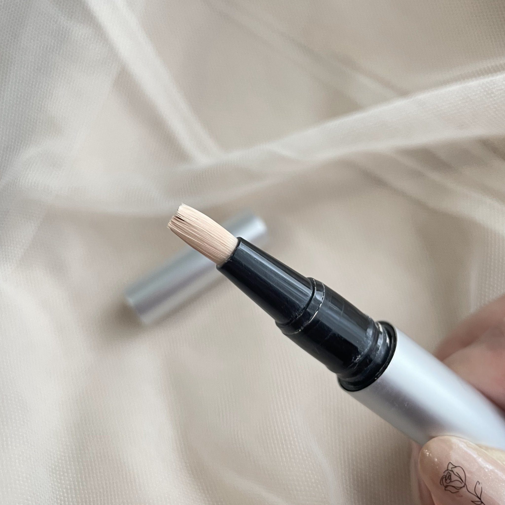 ルミナス ペンブラッシュコンシーラー/RMK/リキッドコンシーラーを使ったクチコミ（3枚目）