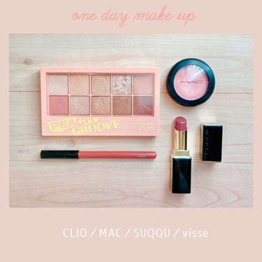 

今日のメイク 𓅸𓂃◌𓂂


■CLIO
プロアイパレット
07 peach groove
■MAC
カジュアルカラー
レイジーサンデー
■visse
リップ& アイカラー ペンシル
010 GRACEFUL
■SUQQU
モイスチャーリッチリップスティック
11  凛紅




ピーチカラーが集まるプロアイパレットの
ベビーオレンジとオレンジブラウンを
使ってアイメイクしました🍑

肌なじみがよく、フワッと発色するので
こういうオレンジ系のカラーを使うときは
広めに囲みメイクにします。

下まぶたに薄く広範囲にいれることで
中顔面が短く見えるので💁🏼‍♀️💦


チークはほんのりジュワッと
血色感が生まれるクリームチーク🍒

廃盤になってしまったのを
いつまでも悔やんでいる
MACのレイジーサンデー、、
(たまにアウトレットに行くと
売っているのでストックも買った)


口角挙上効果も欲しい気分だったので
visseのリップペンシルで
ほんのり口角に線を足しました。

わかりやすい写真を撮ってなかった💦

けど、このリップライナーは
かなり落ちにくいのに
ペンシルなので失敗しにくくて
かなり良かったです◎



リップはSUQQUの凛紅。

カシスっぽい少し深みのある
パープルピンクカラーです💋

透け感と塗った後の
唇のモチモチ感がすき🤍


目元がほんのりオレンジなので
カシスオレンジのカクテルみたいな
メイクのイメージになりました🐾偶然





の画像 その0