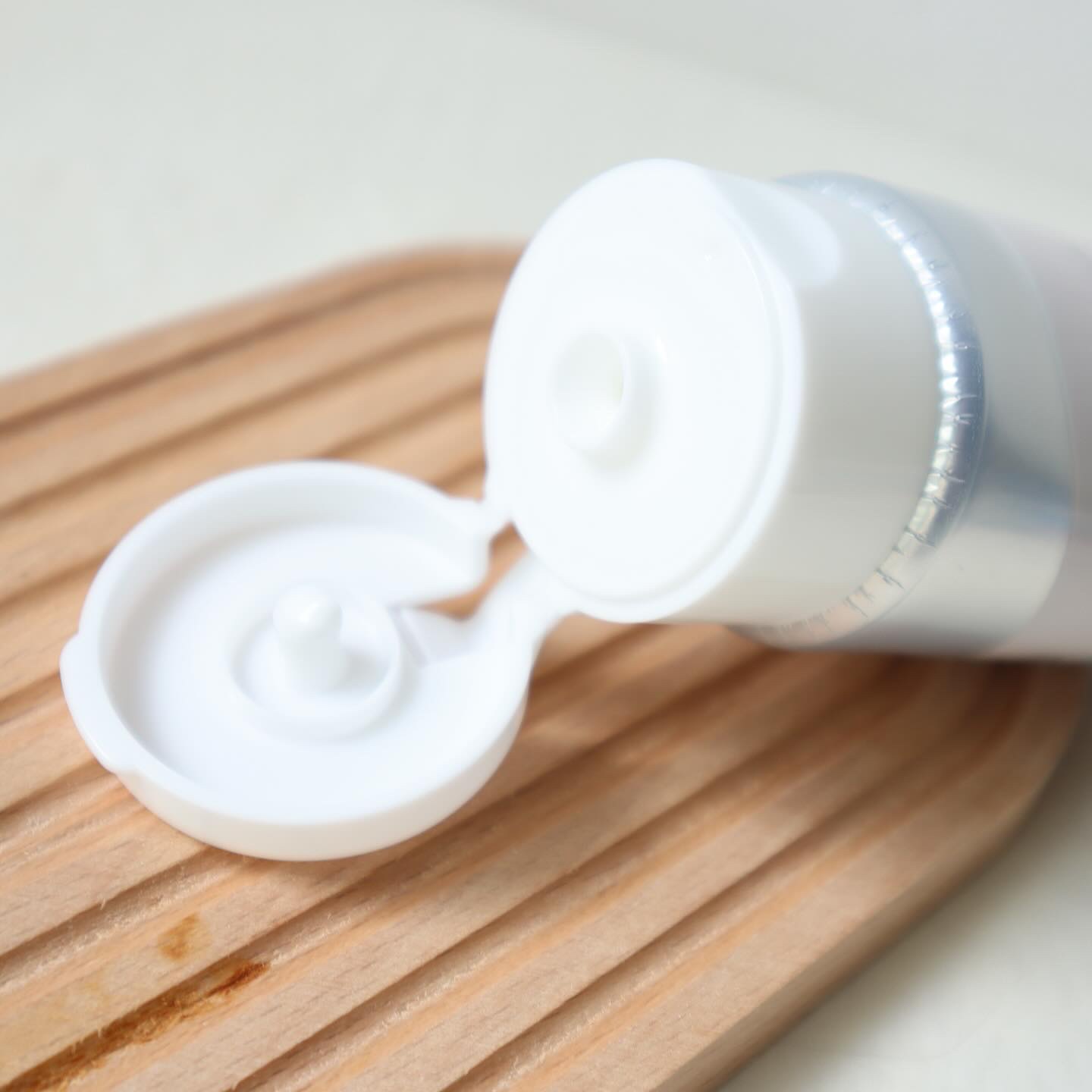 グロッシーヘアミルクジェリー/エアリー&イージー/ヘアミルクを使ったクチコミ（2枚目）