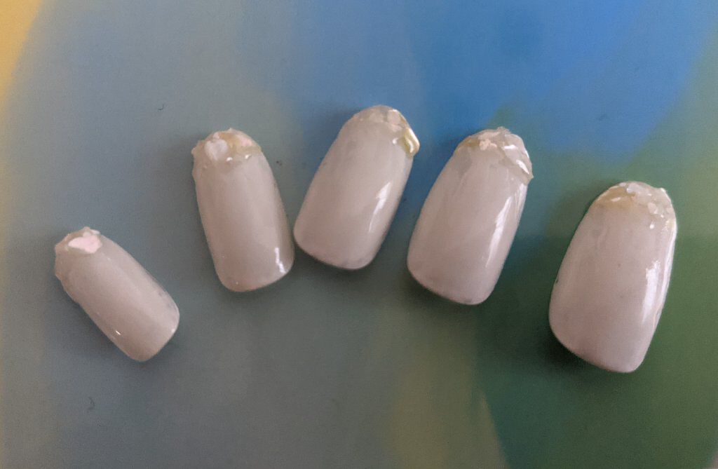 #SHジェルネイル,#ホワイトネイルのネイルデザイン