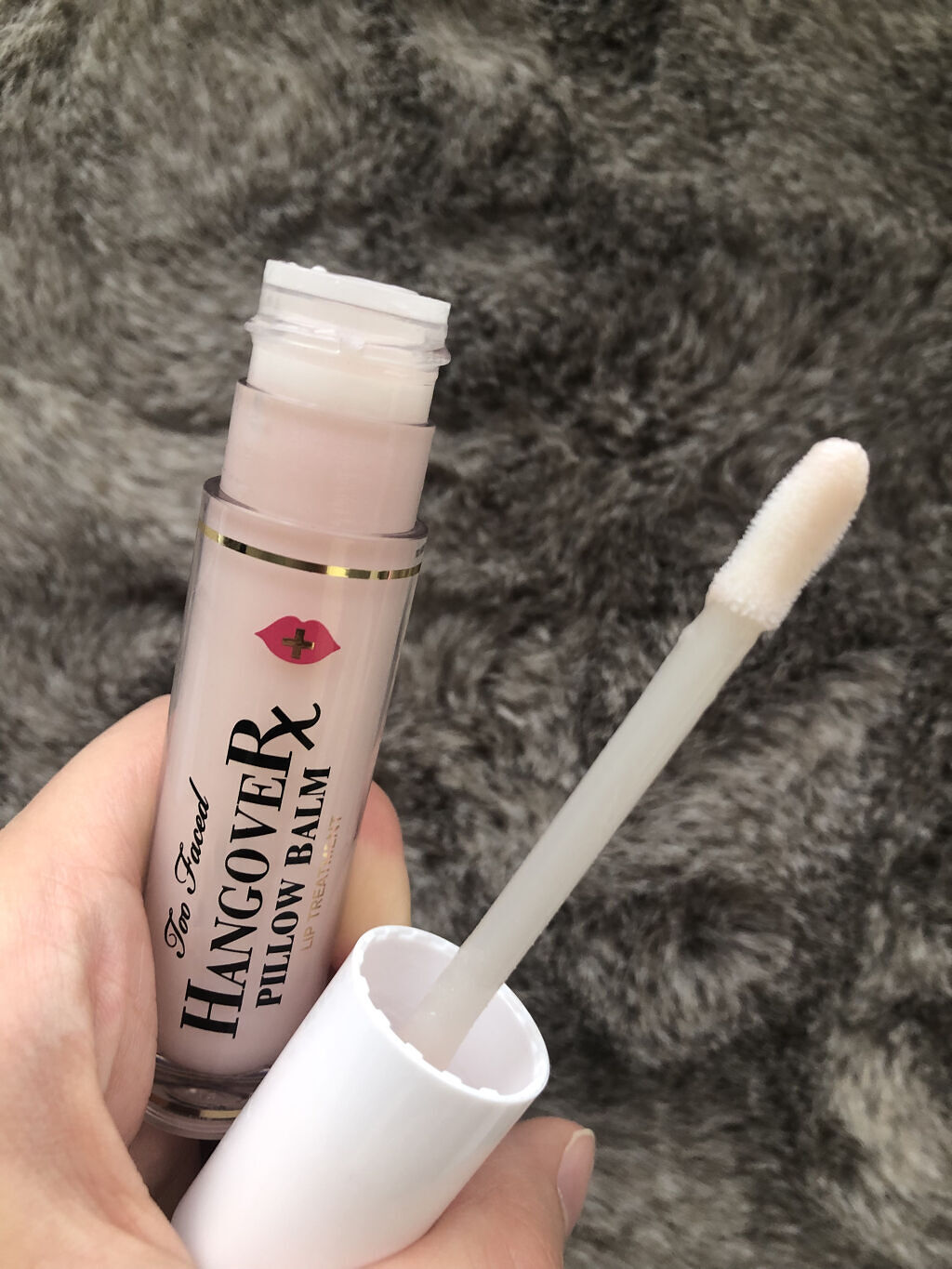 ～トゥー フェイスド ハングオーバー～ ピロー バーム リップ トリートメント/Too Faced/リップ美容液を使ったクチコミ（2枚目）