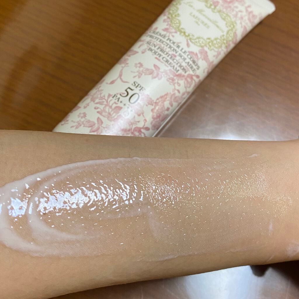 サンプロテクション ボディクリーム/レ・メルヴェイユーズ ラデュレ/日焼け止めクリームを使ったクチコミ(3枚目)
