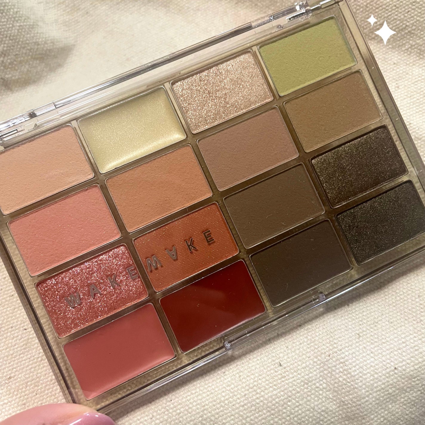 ソフトブラーリングアイパレット/wakemake/アイシャドウパレットを使ったクチコミ(1枚目)