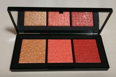 NARS スターシーン チークパレットのクチコミ「こんばんは、コンパスです‼️

今回は、NARSのクリスマスコフレ第２弾、スターシーンチークパ.....」（2枚目）