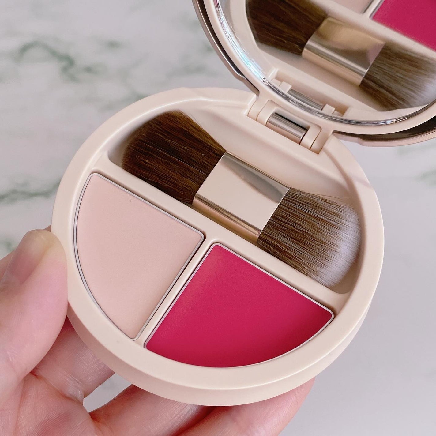 パウダリーファンデーション オーセンティックウーマン ロングステイ サテンヴェール/ブリリアージュ/パウダーファンデーションを使ったクチコミ(5枚目)