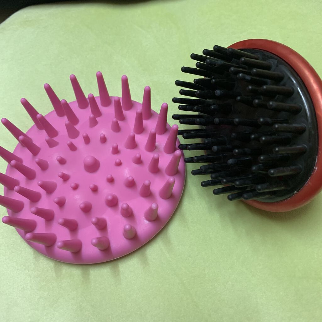 椿 シャンプーブラシ/DAISO/スカルプブラシを使ったクチコミ（1枚目）