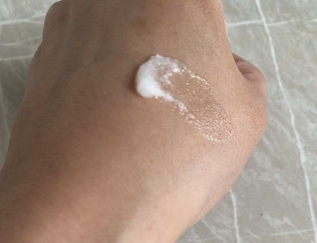 BOTANIST ボタニカルヘアバームのクチコミ「#くせっ毛 

BOTANIST ボタニカルヘアバーム

スルスルオイルじゃ足りない癖毛っ子！.....」（2枚目）