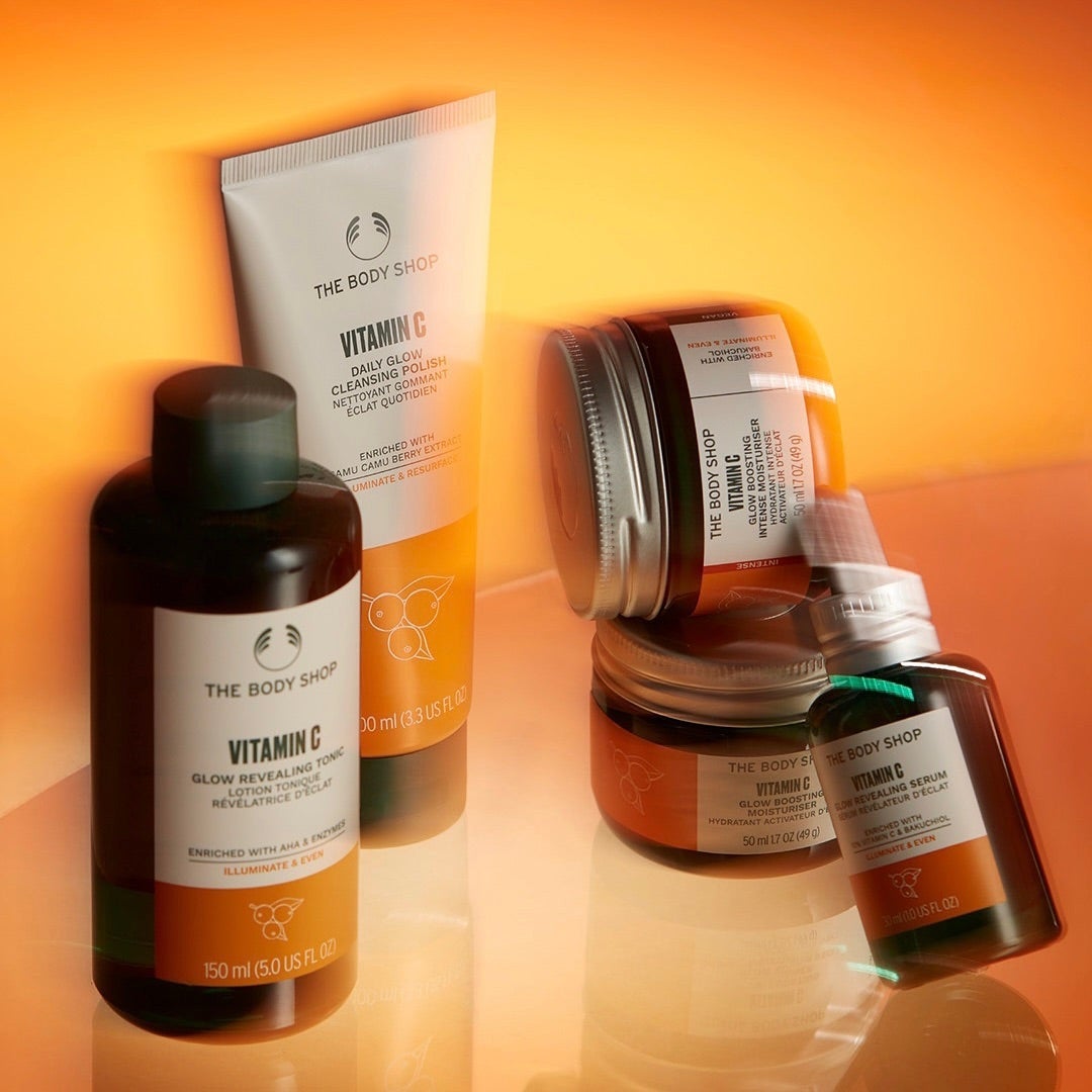 THE BODY SHOP公式アカウント on LIPS 「\CGLOWシリーズに新作登場/
内側から潤う、透明感あふれ..」(1枚目)