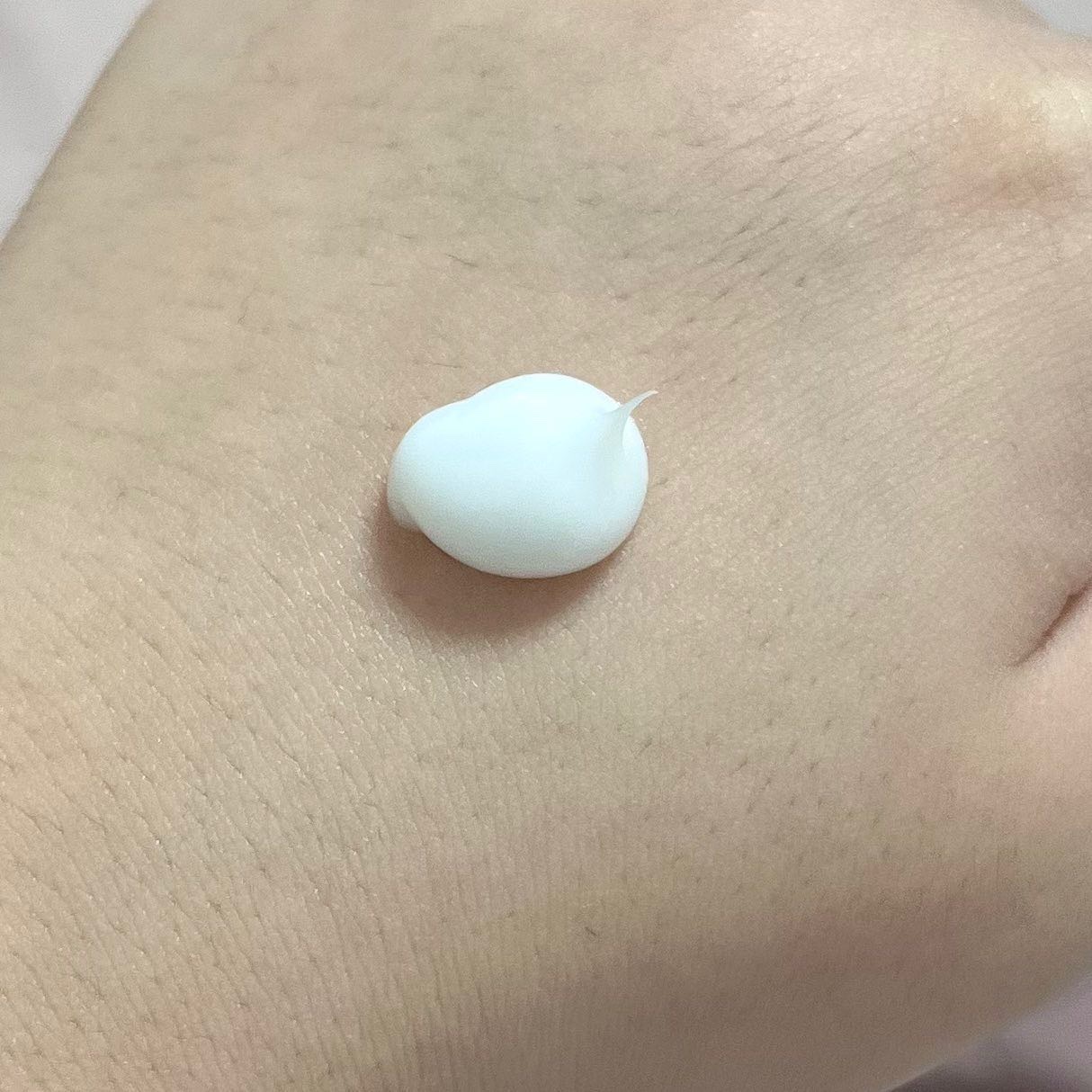 ハンドベールエアタッチ レモンフラワーの香り/メンソレータム/ハンドクリームを使ったクチコミ（3枚目）