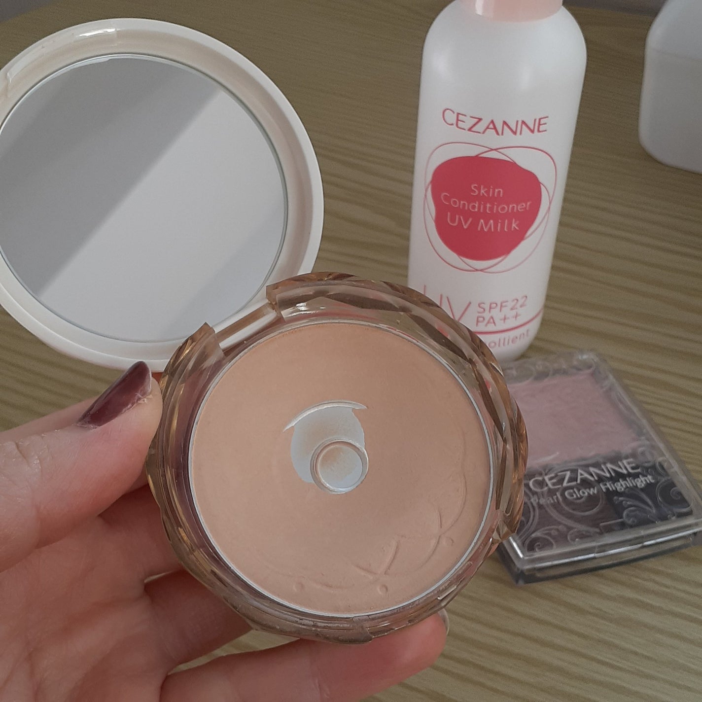 UVクリアフェイスパウダー/CEZANNE/プレストパウダーを使ったクチコミ(3枚目)