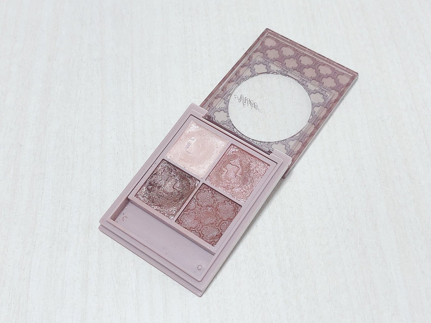 グロッシーリッチ アイズ N/Visée/アイシャドウパレットを使ったクチコミ(4枚目)