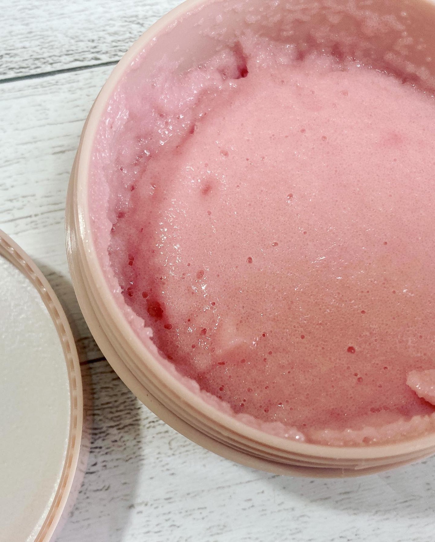 Q+Me スウィート ボム タラソ スクラブ/AGARISM/バストケア・ヒップケアを使ったクチコミ(1枚目)