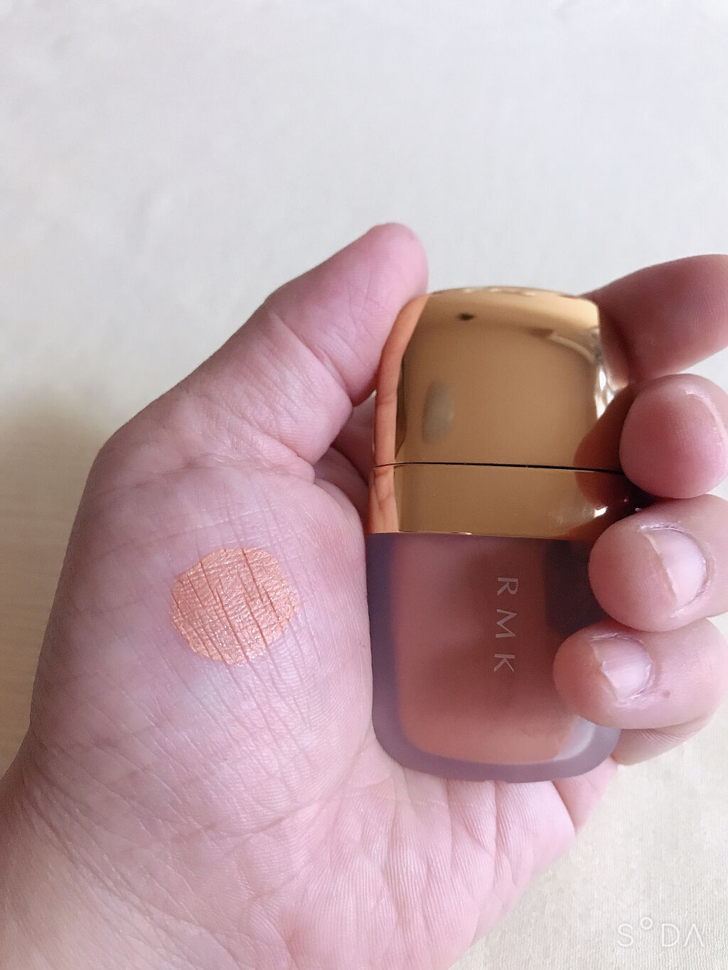 ローズウッドデイドリーム リクイドアイズ /RMK/リキッドアイシャドウを使ったクチコミ（3枚目）