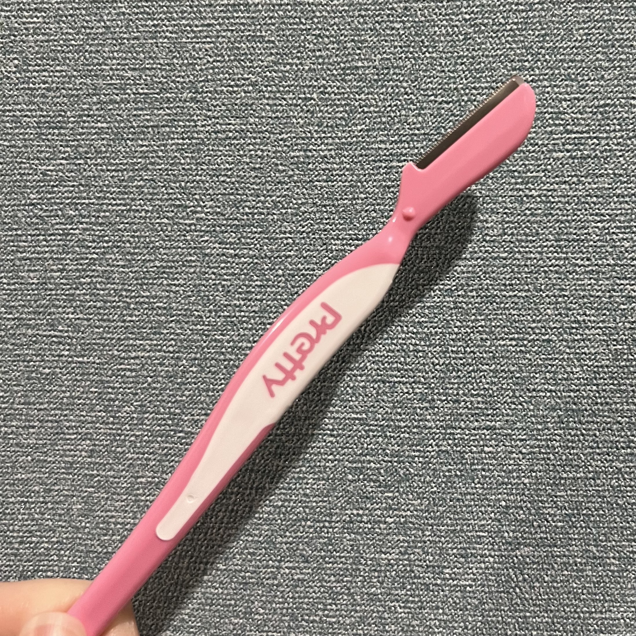 貝印 Pretty （プリティー） マユソリLのクチコミ「
#貝印  の #カミソリ 。

細かい部分まで綺麗に剃れます。🙆🏻‍♀️✨️



従来のガ.....」（3枚目）