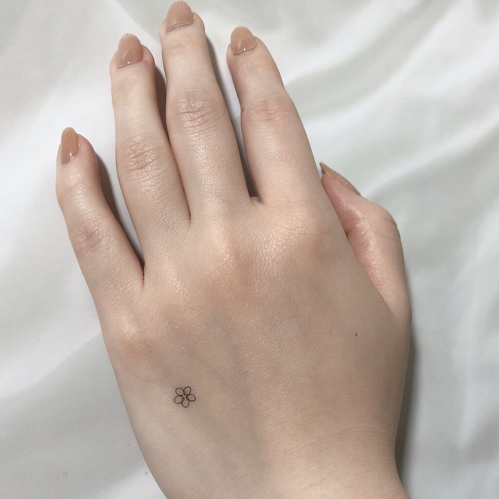 羽夜 ☪︎·̩͙ on LIPS 「こんばんは🙋🏻♀️今回はセリアで売っていたタトゥーシールの商..」(4枚目)