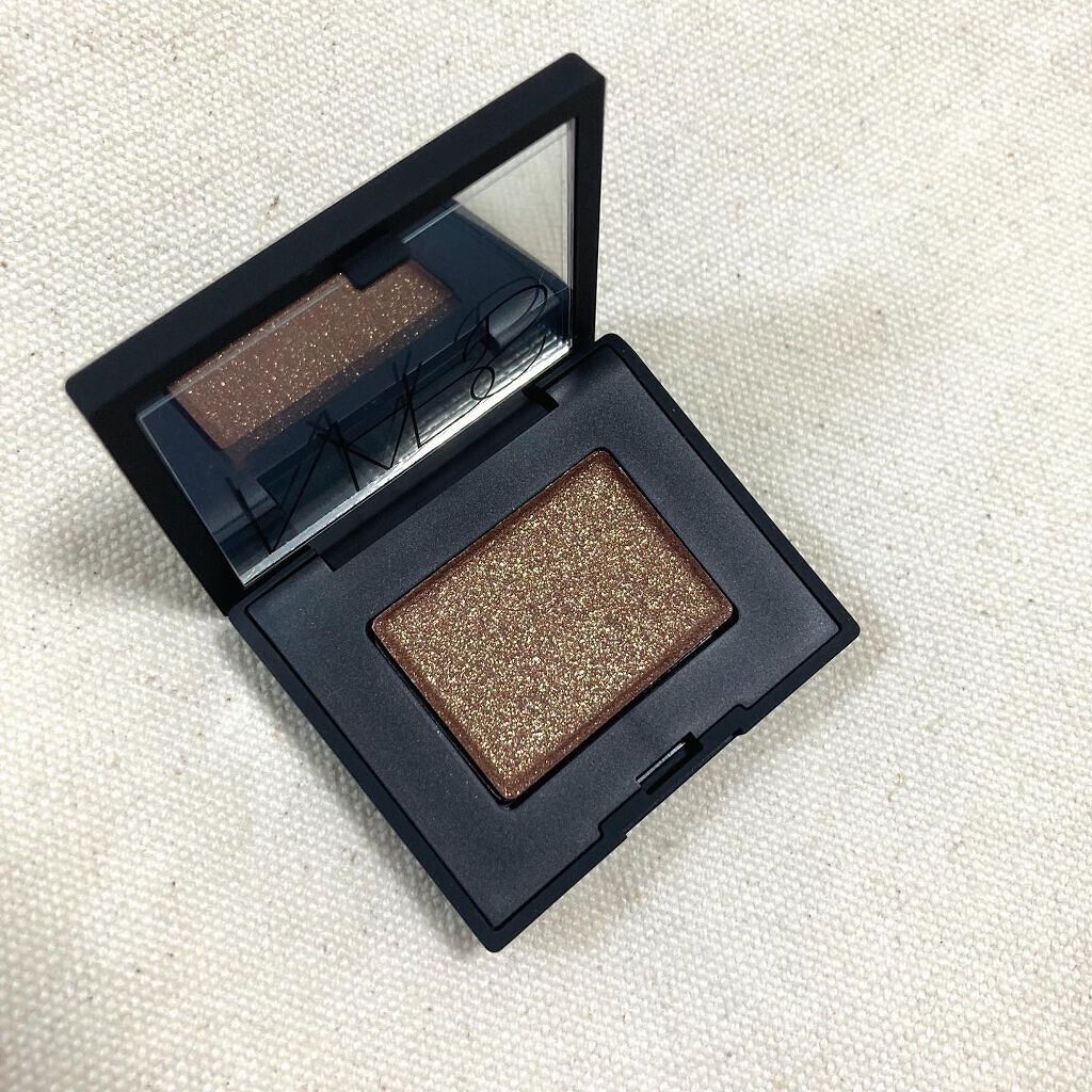 ハードワイヤードアイシャドー 5337/NARS/単色アイシャドウを使ったクチコミ（1枚目）