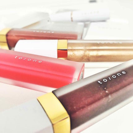 トーン ペタル エッセンス グロス/to/one/リップグロスを使ったクチコミ(3枚目)