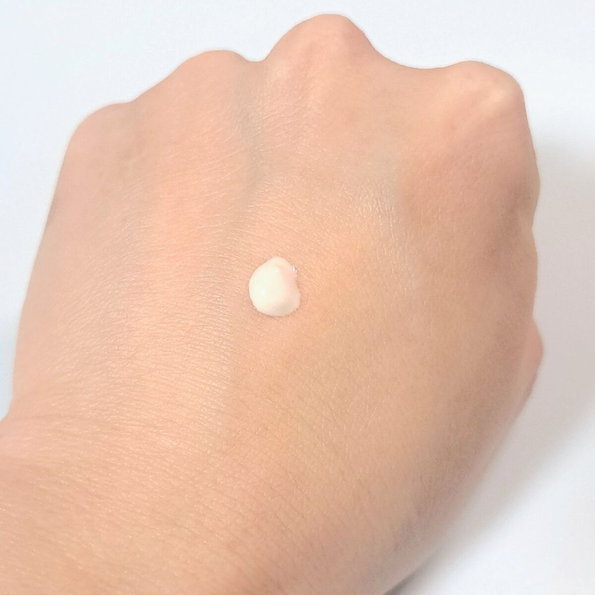 ニベアUV ディープ プロテクト＆ケア トーンアップ エッセンス/ニベア/日焼け止めローションを使ったクチコミ（2枚目）